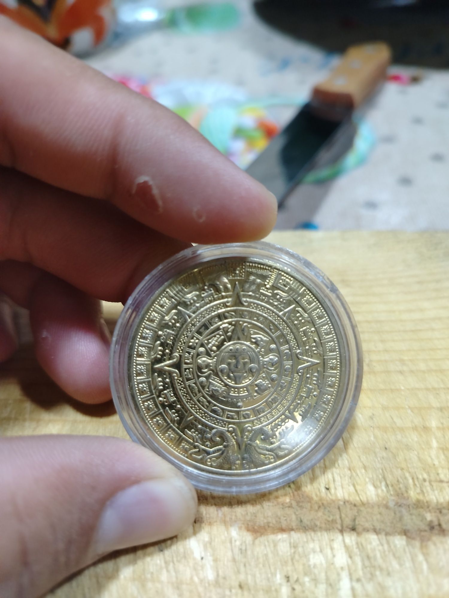 Памятная монета в стиле майя, 4х4см

200 грн.