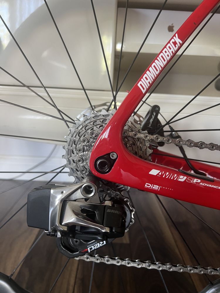 Шосеен велосипед DIAMONDBACK Equipe (54 размер) - Sram RED (6.750kg)