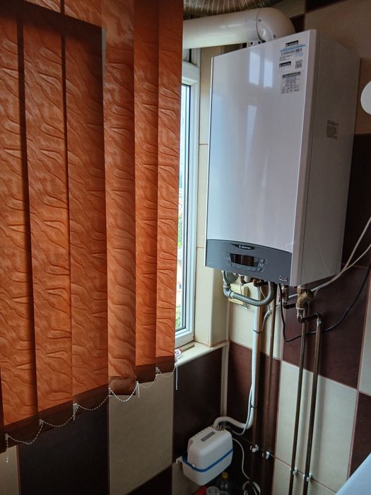 Vând apartament cu 3 camere , Blvd Ecaterina  Teodoroiu