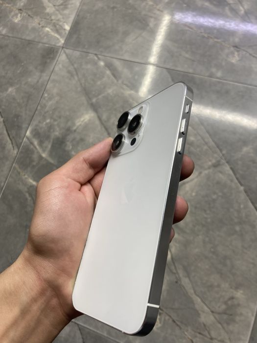 Iphone Xr 16 Pro korpusda