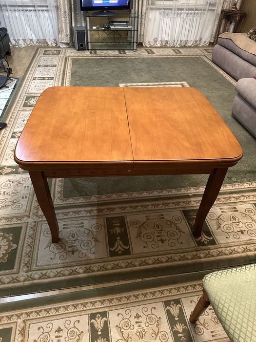 Продам столы со стульями