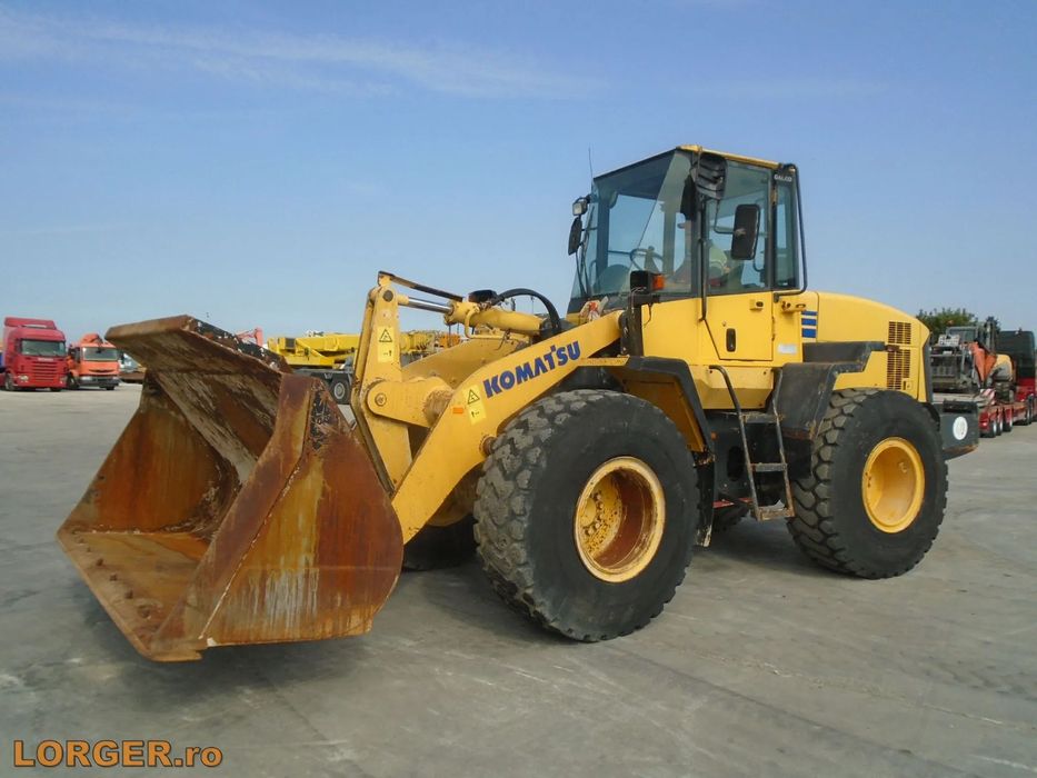 Komatsu WA200-5H Incarcator frontal Komatsu WA200-5H din anul 2005, 12.5 tone, motor de