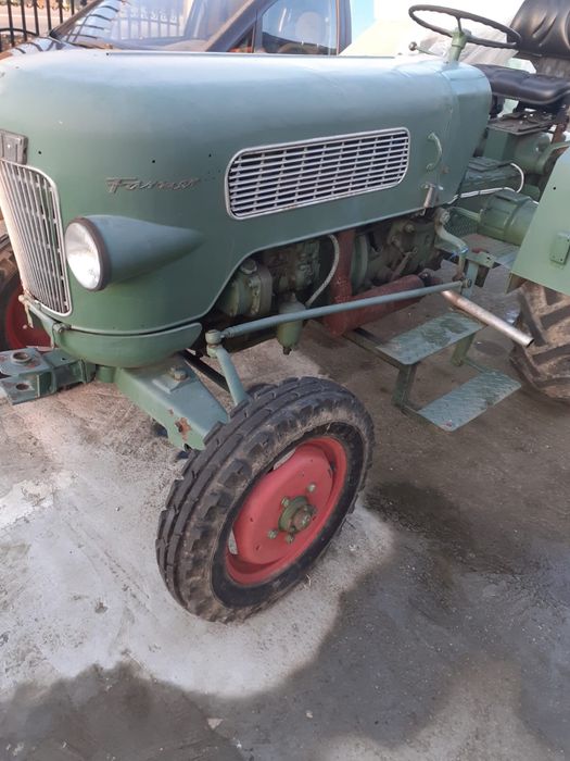 Vând/Schimb Tractor Fend 2