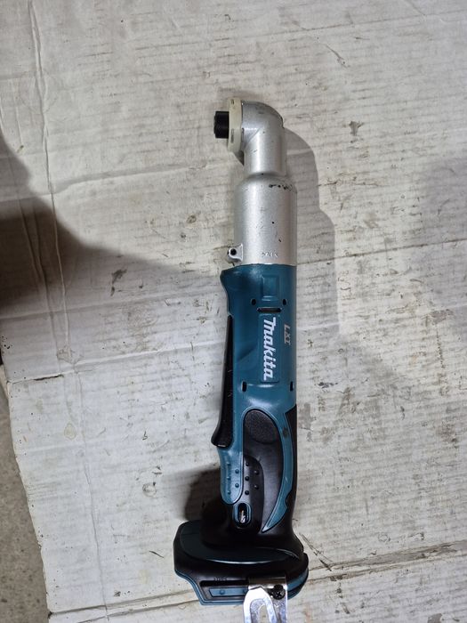 Filetanta Makita DTL 061 18v cu impact la 90 grade