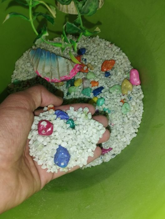 Akvariumni ichi uchun bezakli tosh