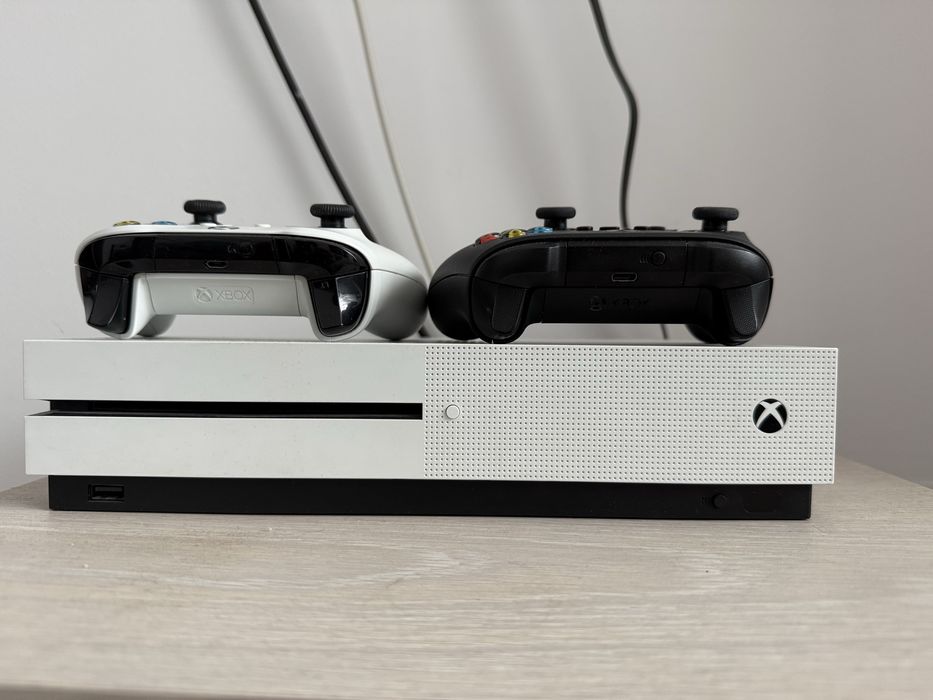 Xbox One S 500gb si controllere