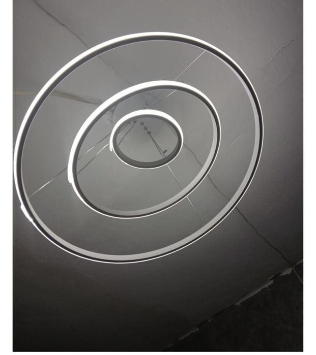 Продам все 5 люстр все отлично работают за 25000