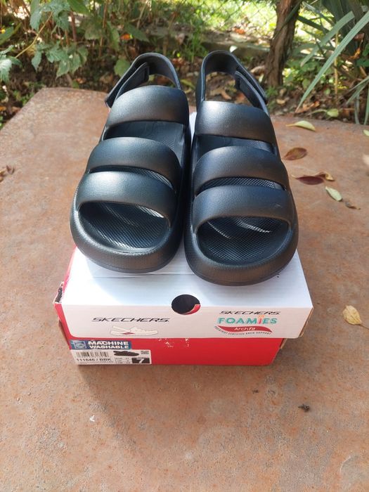 Sandale Skechers