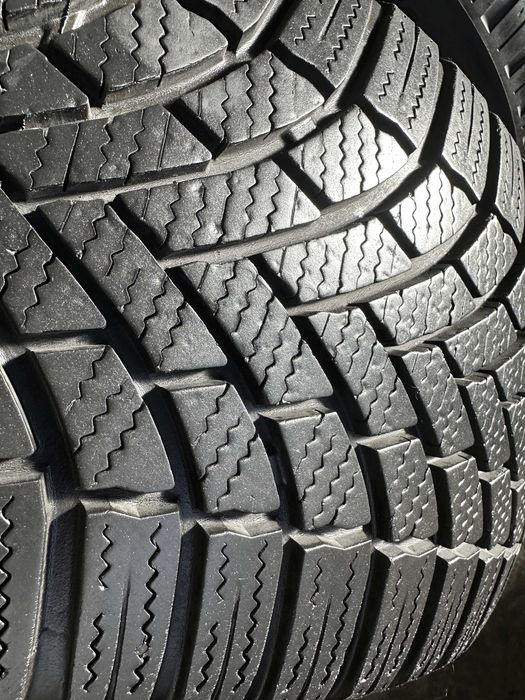 SET 2 Anvelope Iarna 235/60 R17 106H BRIDGESTONE Bizzak Lm 005
