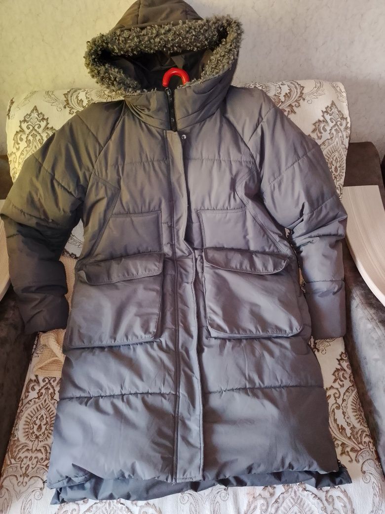 Продам женскую осеннюю куртку