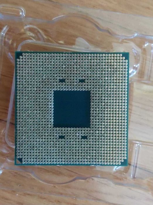 Продавам процесор ryzen 7 3700x