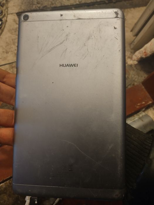 Tableta spartă putin dar bună