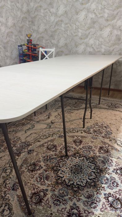 Продается стол с стульями