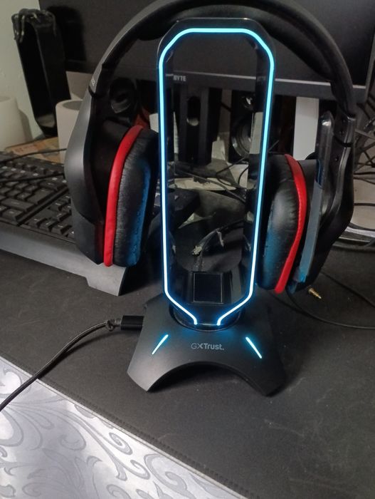 Suport rgb pentru căști gx trust