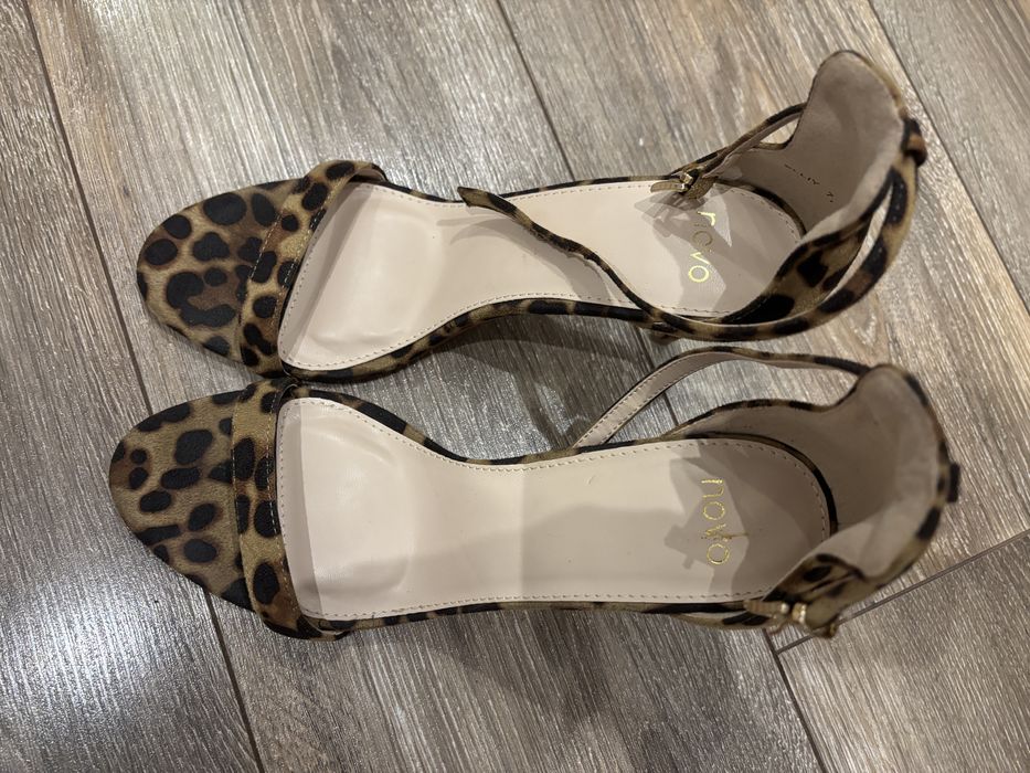 Обувки леопардов принт