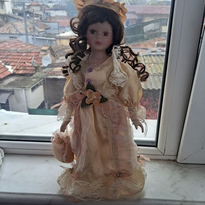 Порцеланови кукли