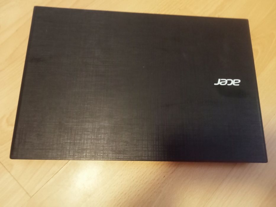 Acer Aspire E5 573..15.6 256 g ssd ram 8 gb