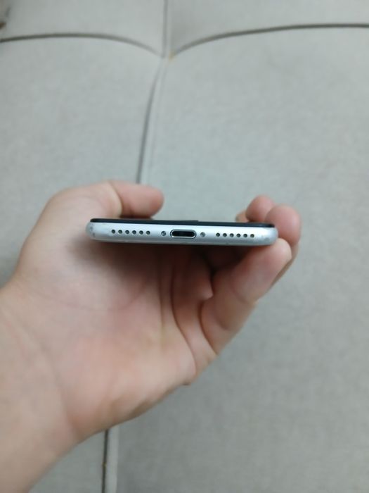 Iphone se2 в отличном состоянии