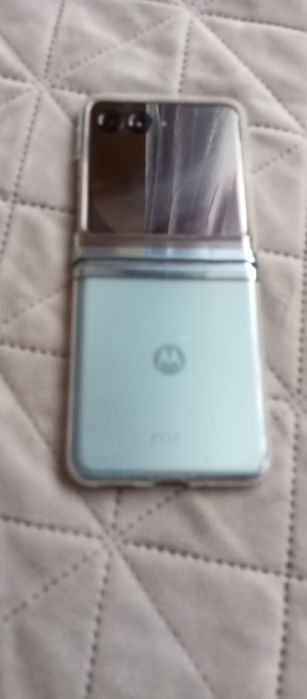 Моторола razr 40