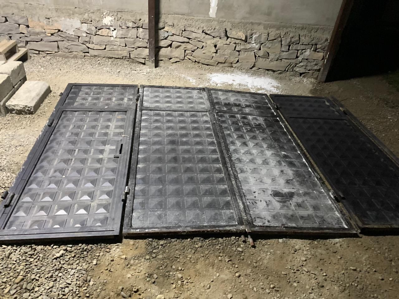 Продается ворота для гаража,  сто,  боксов