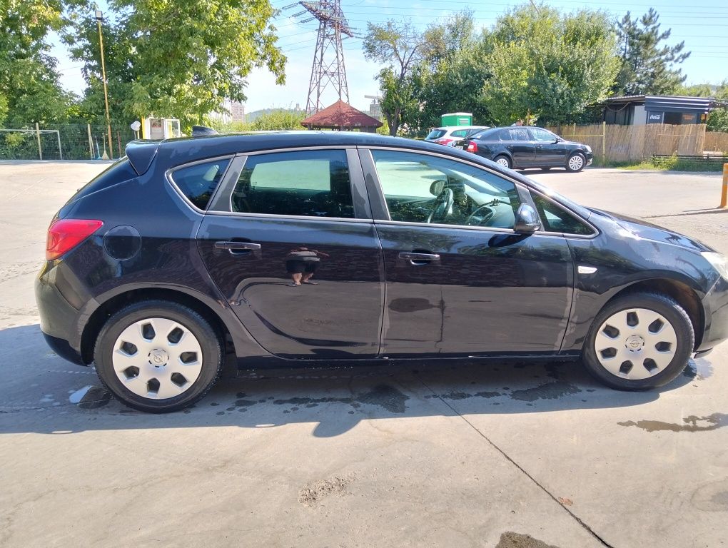 Opel Astra j 2011