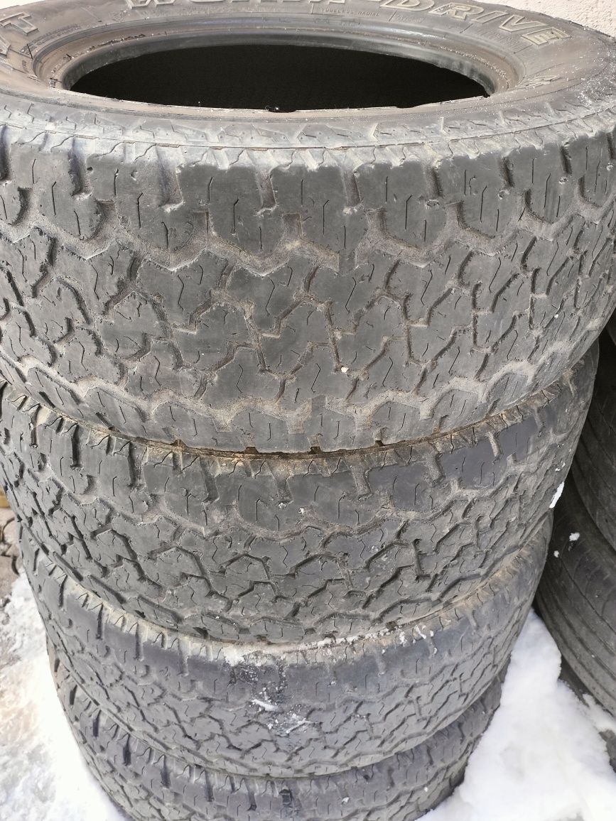 Резина все сезонная 265/65 R17