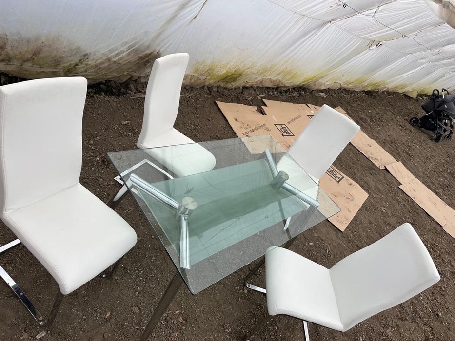 Masa sticla cu scaune