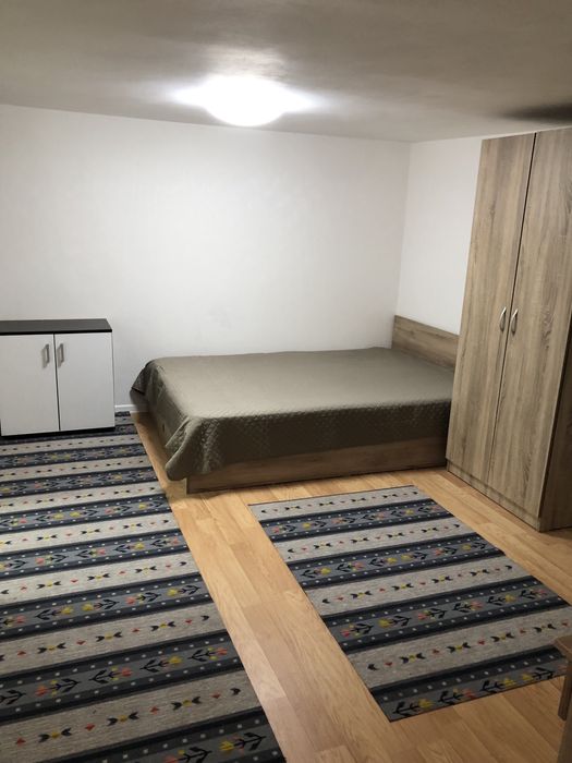 Particular inchiriez garsoniera