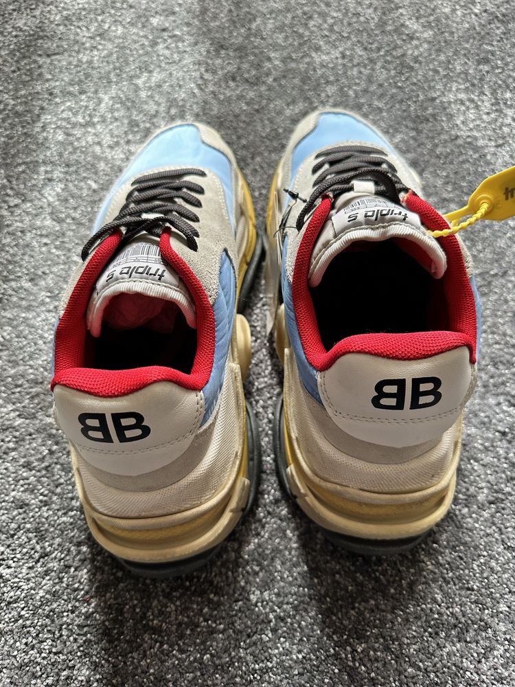 Balenciaga triple s 37 налични