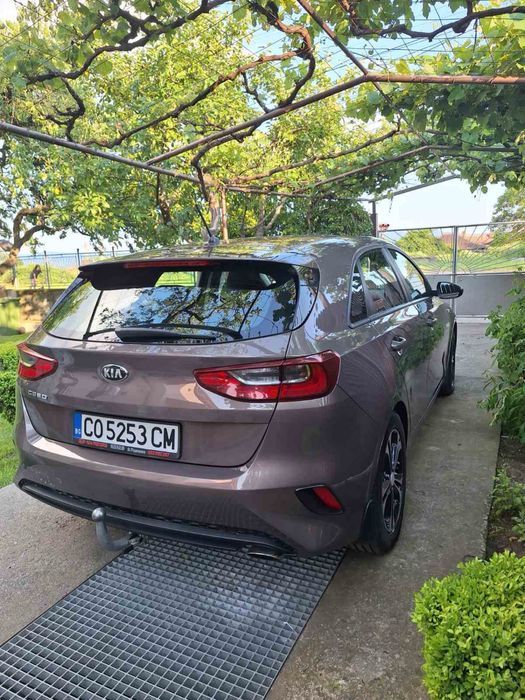 Kia Ceed 2019. Бензин 1.4 с газова уредба.