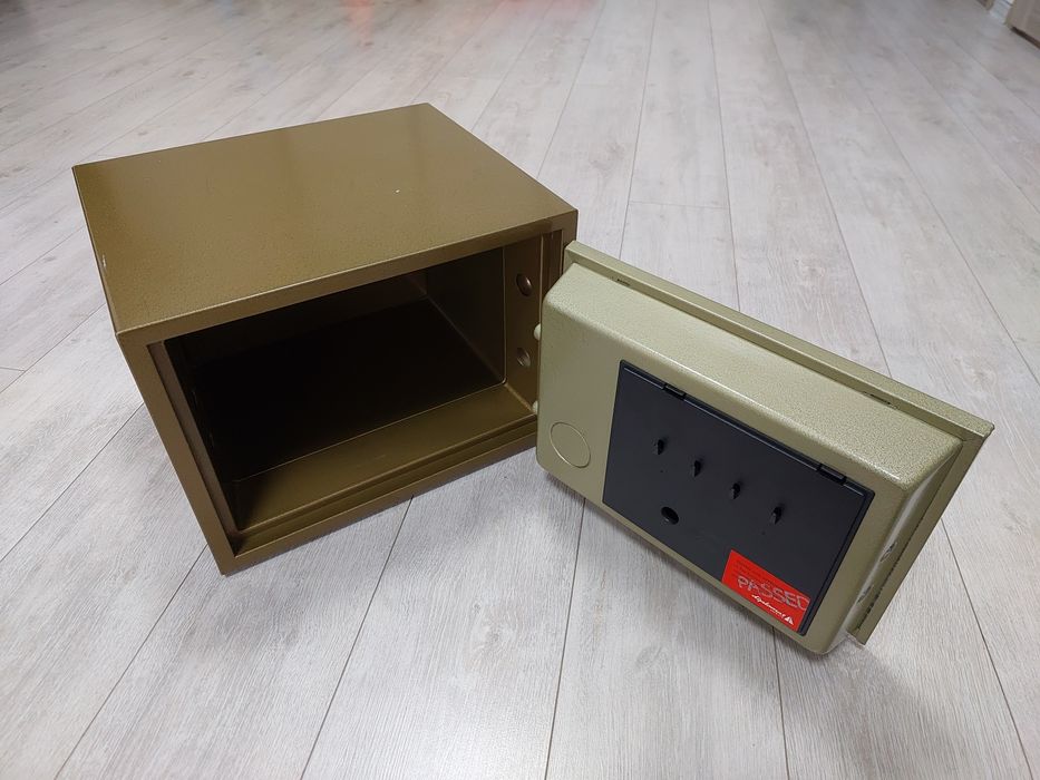 Сейф Diplomat CS001