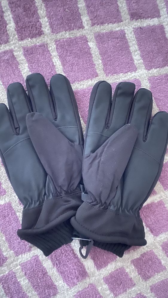 Теплые зимние перчатки