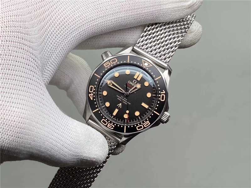 Мъжки часовник OMEGA Seamaster Diver 300M 007 Edition