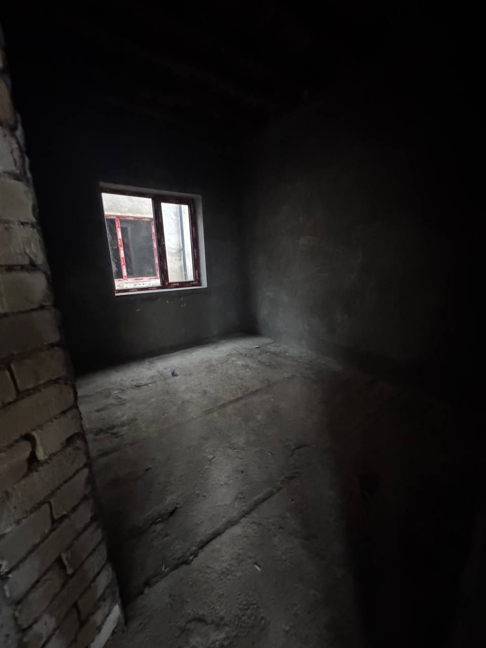 Коттедж 2 этаж 1,4 соток ,5 хона, коробка,Кибрай,Набережная,Винзавод
