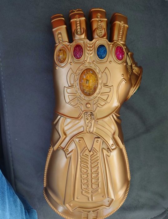 Ръкавицата на Танос Thanos (Avengers Infinity war) Отмъстителите