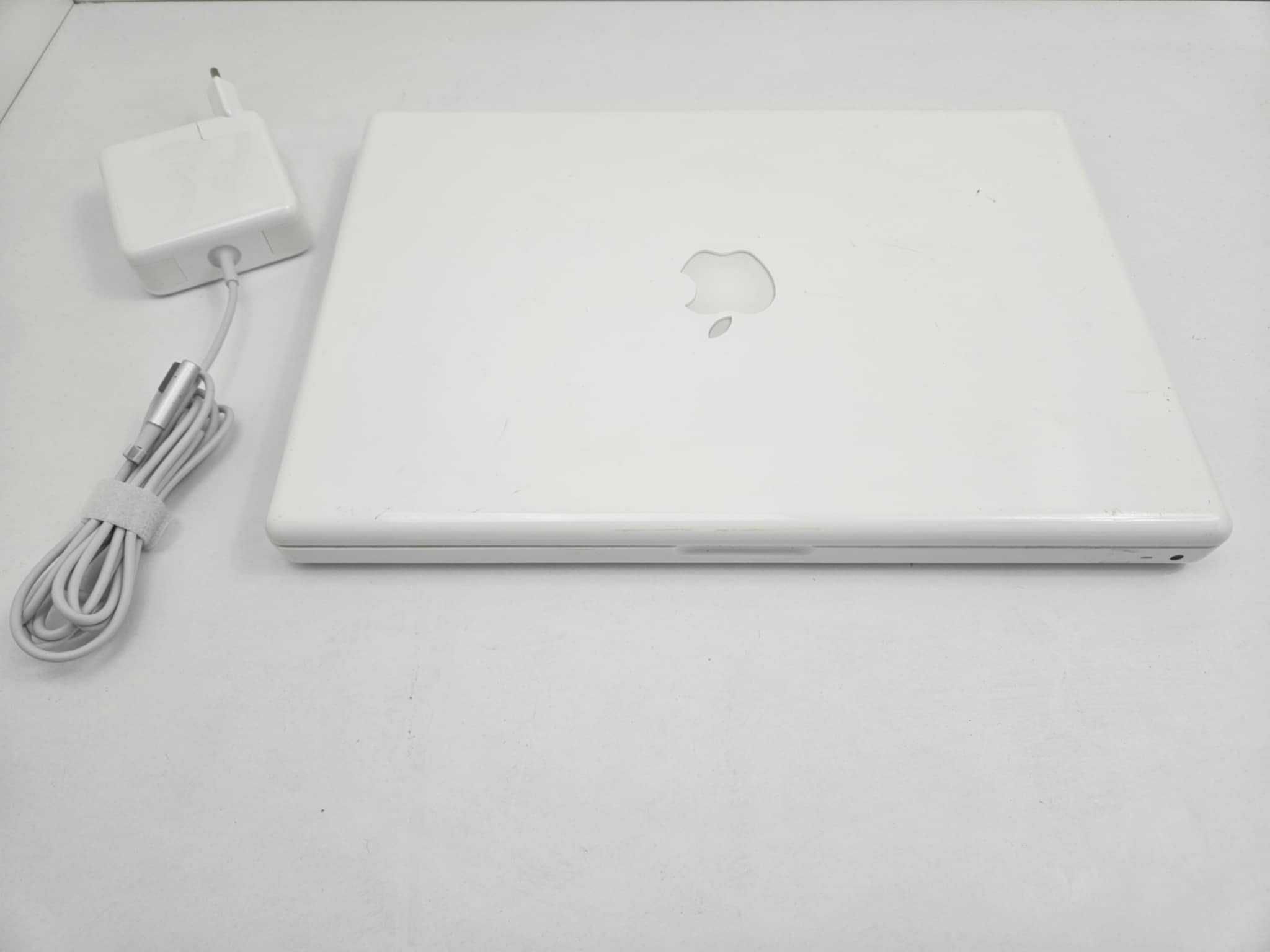 Лаптоп Macbook A1181/ 2.4GHz Intel Core 2 Duo / 2GB RAM / 160GB