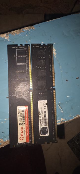 Продам оперативную память DDR4 2400 на  16 GB
