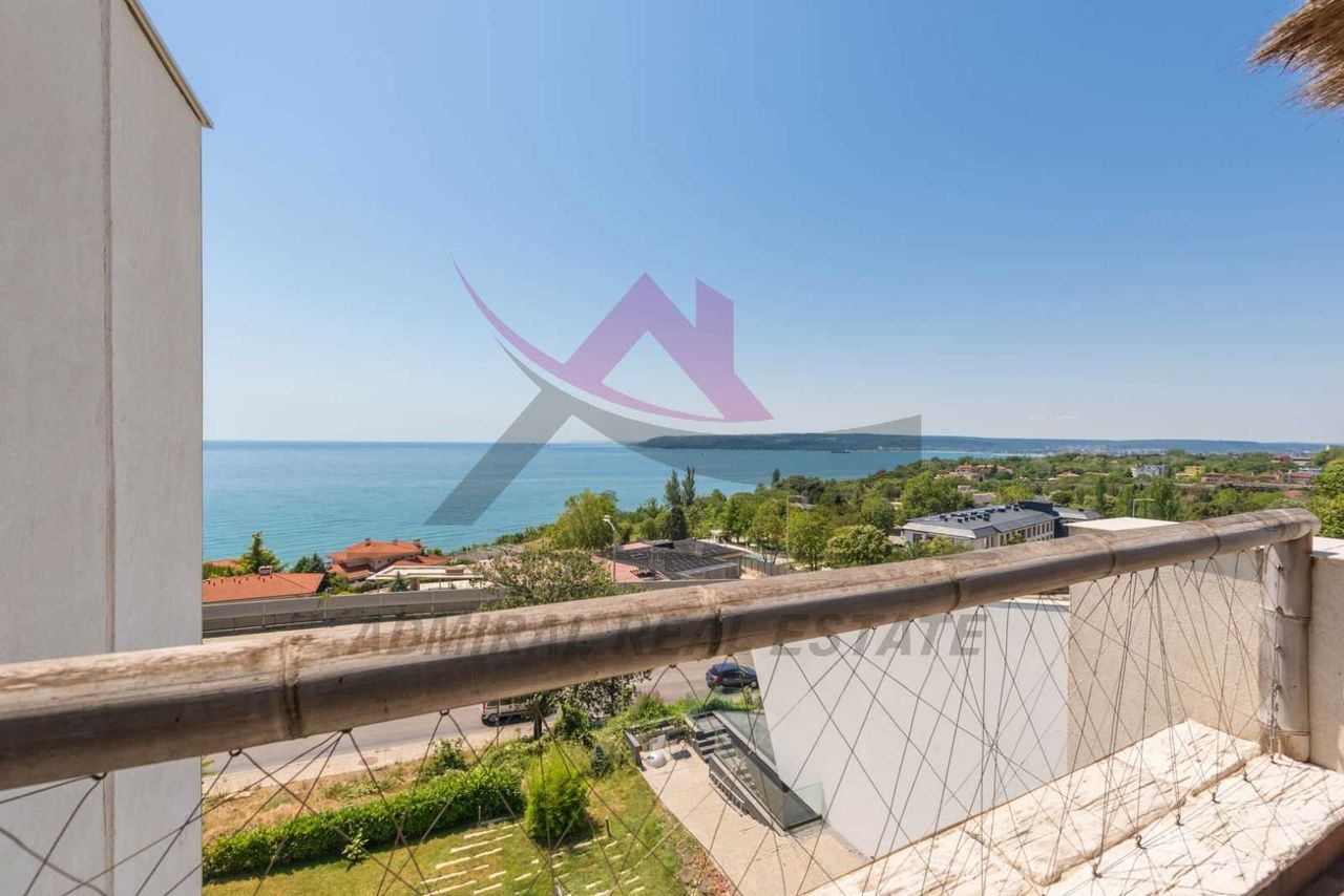 Дава се под наем Четиристаен апартамент в Варна, Бриз - 185 кв.м за 2800 € - Снимка #11