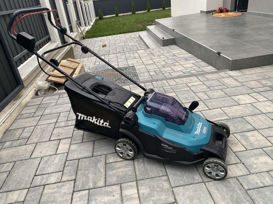 Masina de tuns iarba Makita DLM432 2 acumulatori