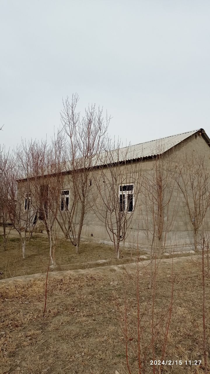 Uchastka sotiladi