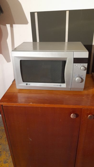 Cuptor microunde LG