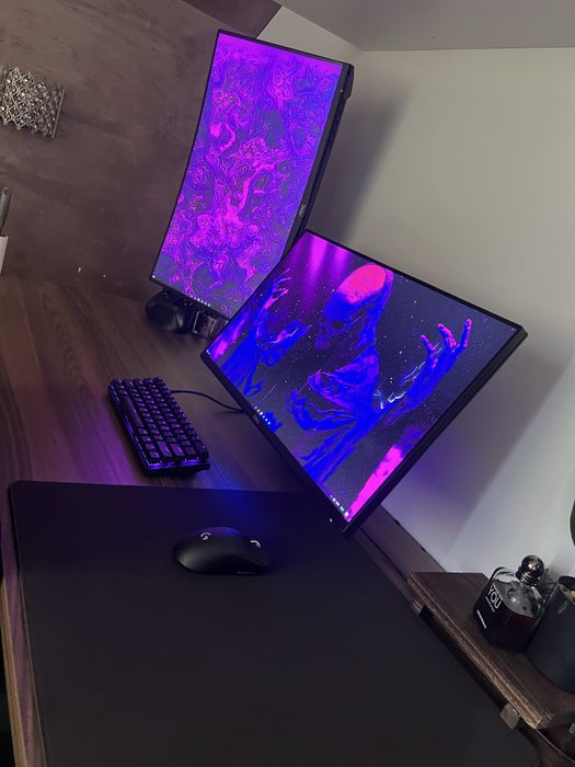 Vand monitoare gaming 240hz si 165hz 1980x1080p plus monitorarm