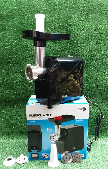 Mașina electrică pentru tocat carne SWITCHON GERMANIA NOUA - 175 Lei