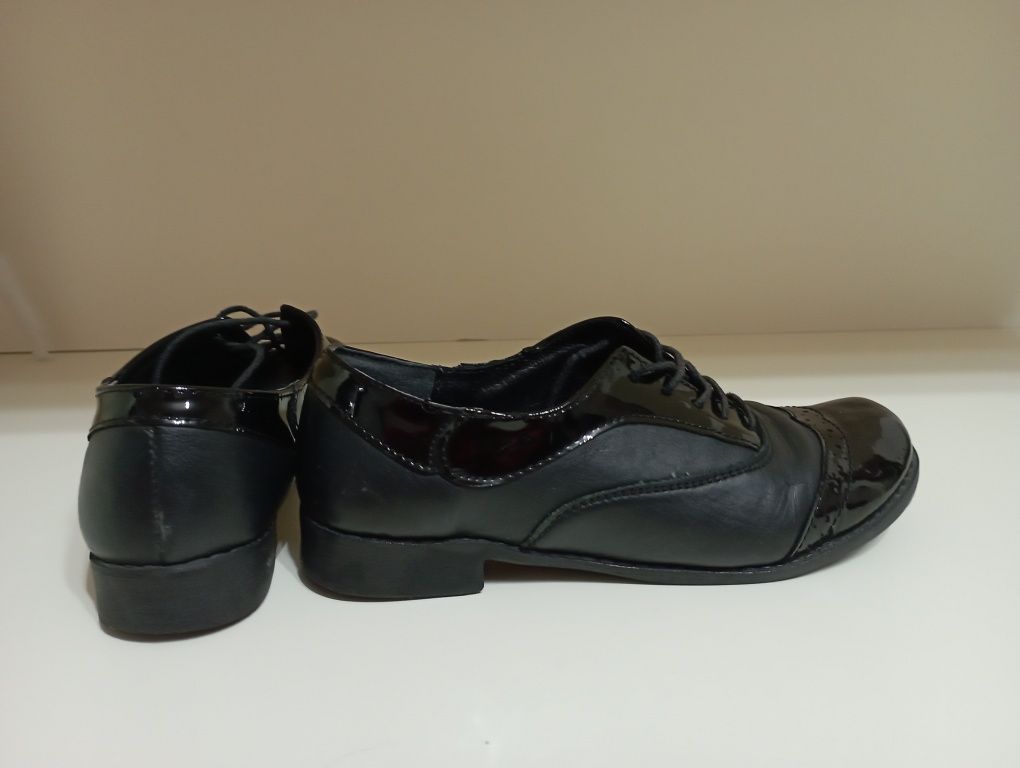 Pantofi casual de piele .Nr 36