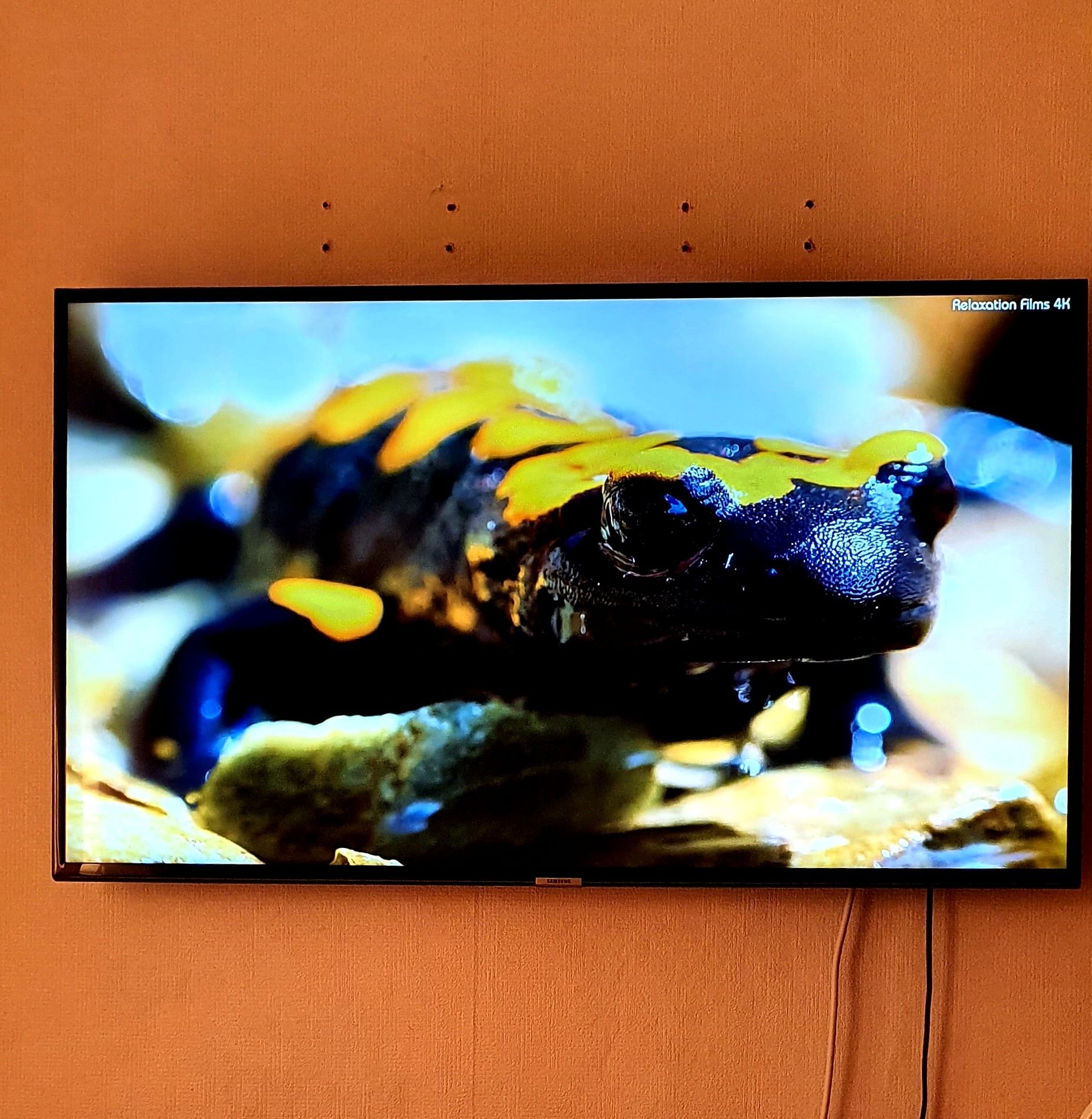 Смарт телевизор оригинал Samsung 109cm Wi-Fi YouTube Netflix