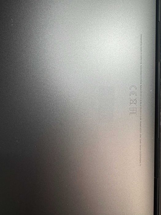 MacBook Pro 13" 2020 Intel, 16GB RAM, yaxshi holatda