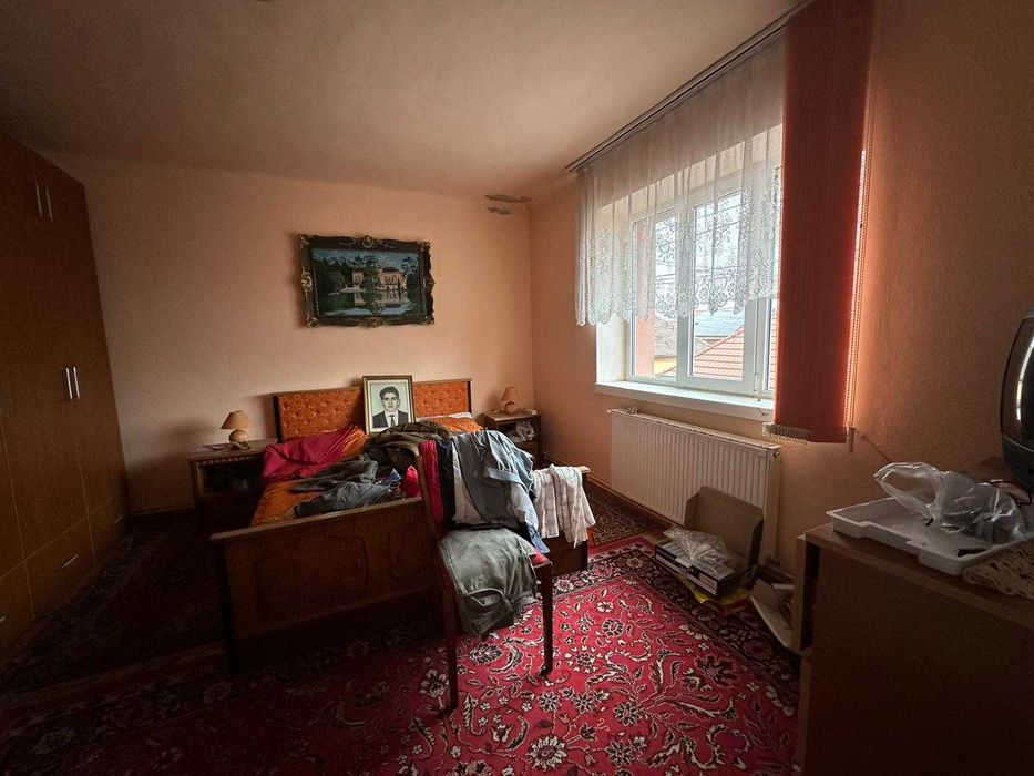 Casa singur in curte - 3 camere - zona Trei Stejari