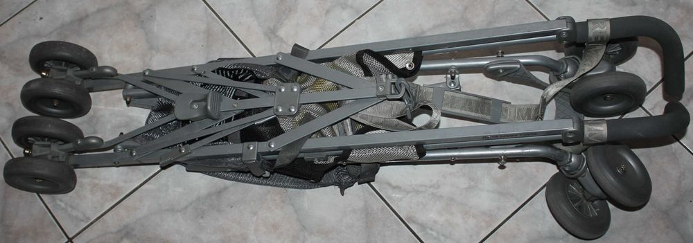 Carucior Maclaren Volo, recomandat varsta 6 luni - 3 ani (15 kg )