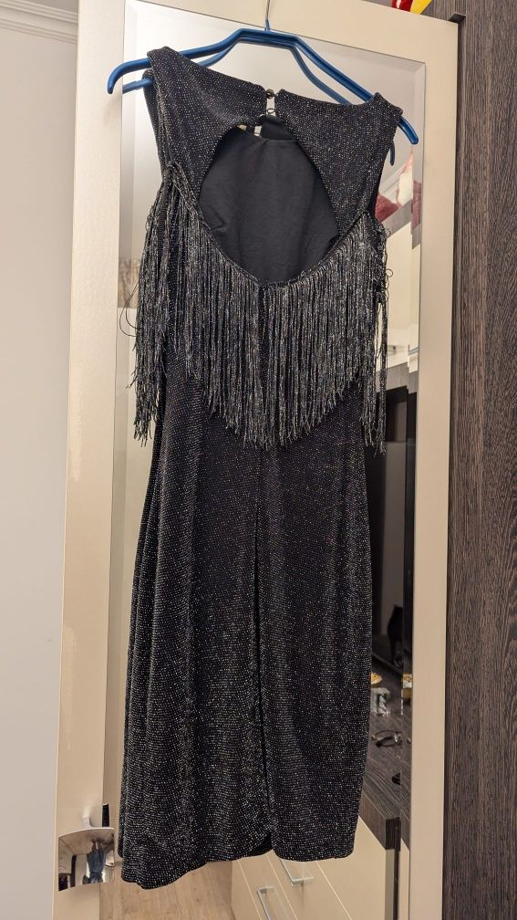 Rochie neagra franjuri
