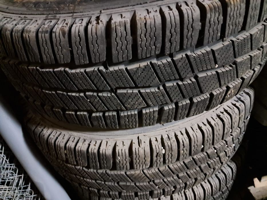 Cauciucuri de vânzare